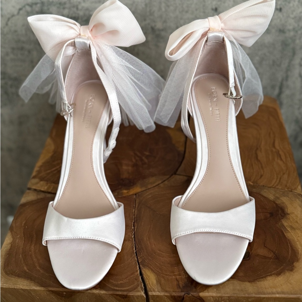 Elegant Cream Bow Heels bridal unique sandals - Picture 2 of 13